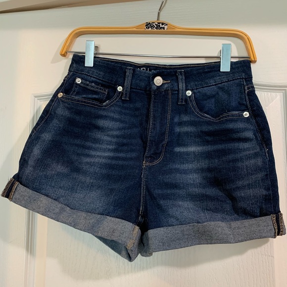 High waist denim shorts! - Picture 1 of 3